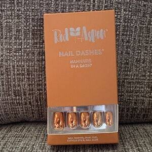 Red Aspen Copper Nail Dashes